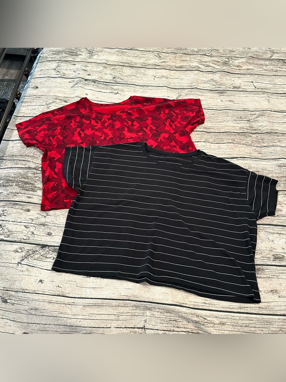 Lululemon Lot of 2 Boxy Cropped Tees Red Camo & Black Striped Size 12